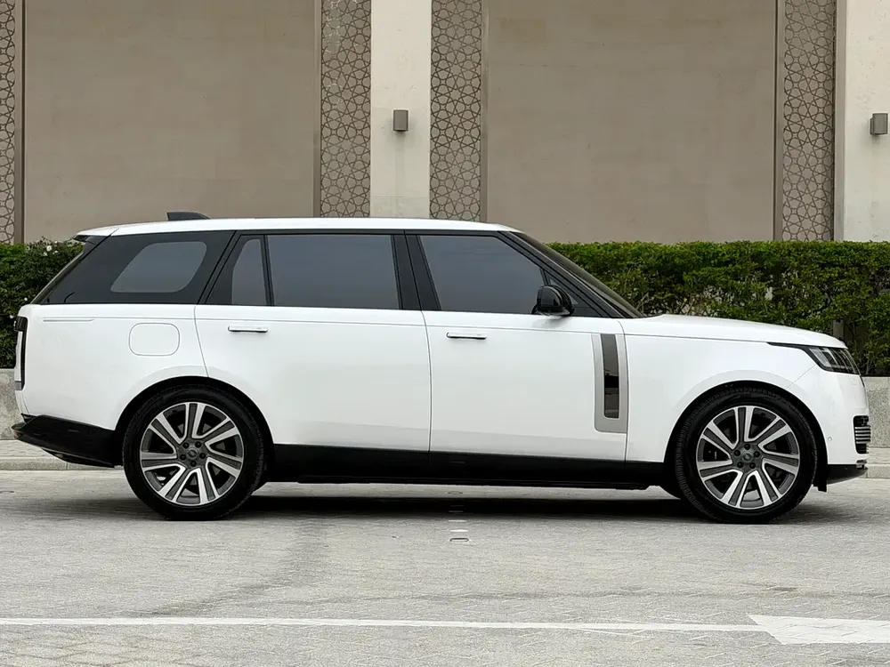 Range Rover P615 SV Autobiography LWB VIP Seats Under Warranty Till 2028 - Image 5