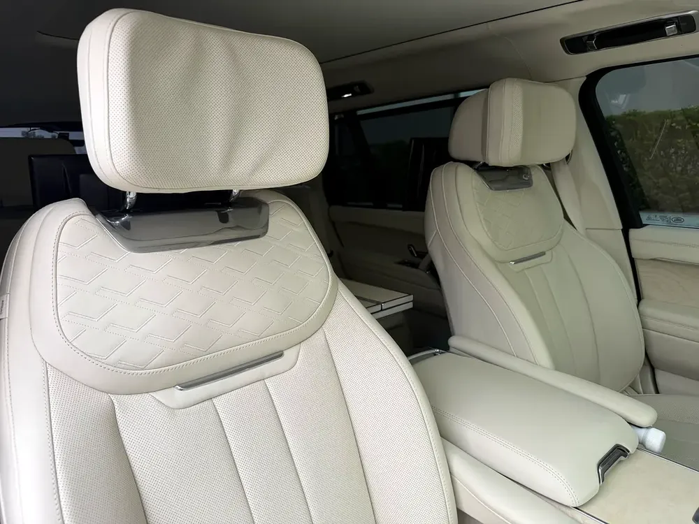 Range Rover P615 SV Autobiography LWB VIP Seats Under Warranty Till 2028 - Image 7