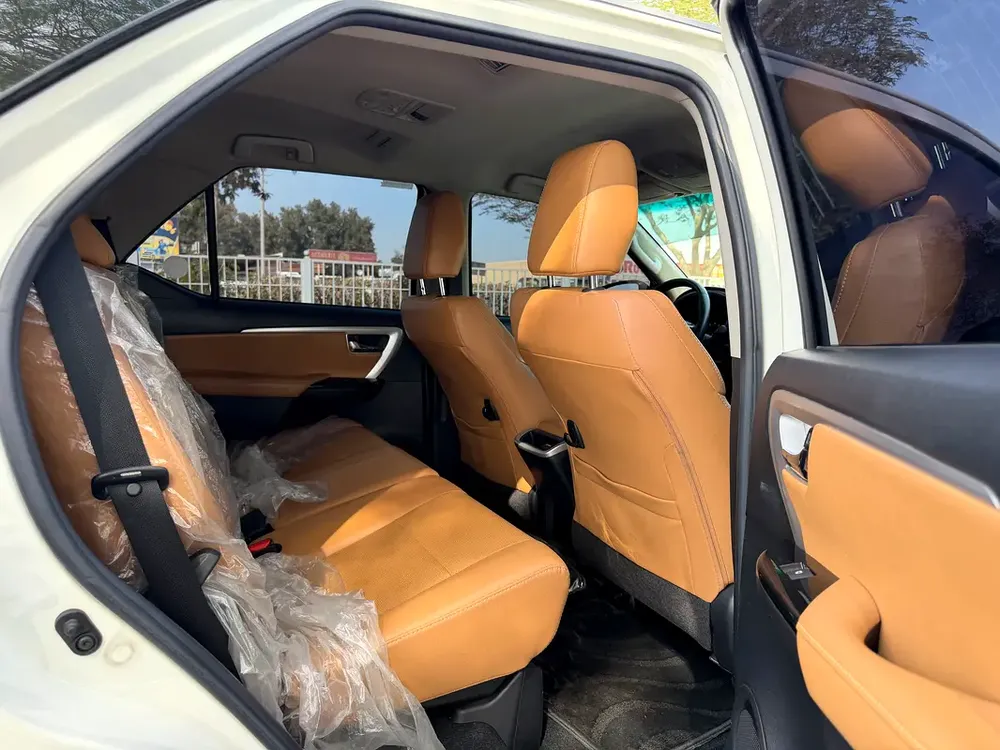2019 ll Toyota fortuner ll VXR - V6 ll Gcc ll Full Option ll Single Owner - Image 10