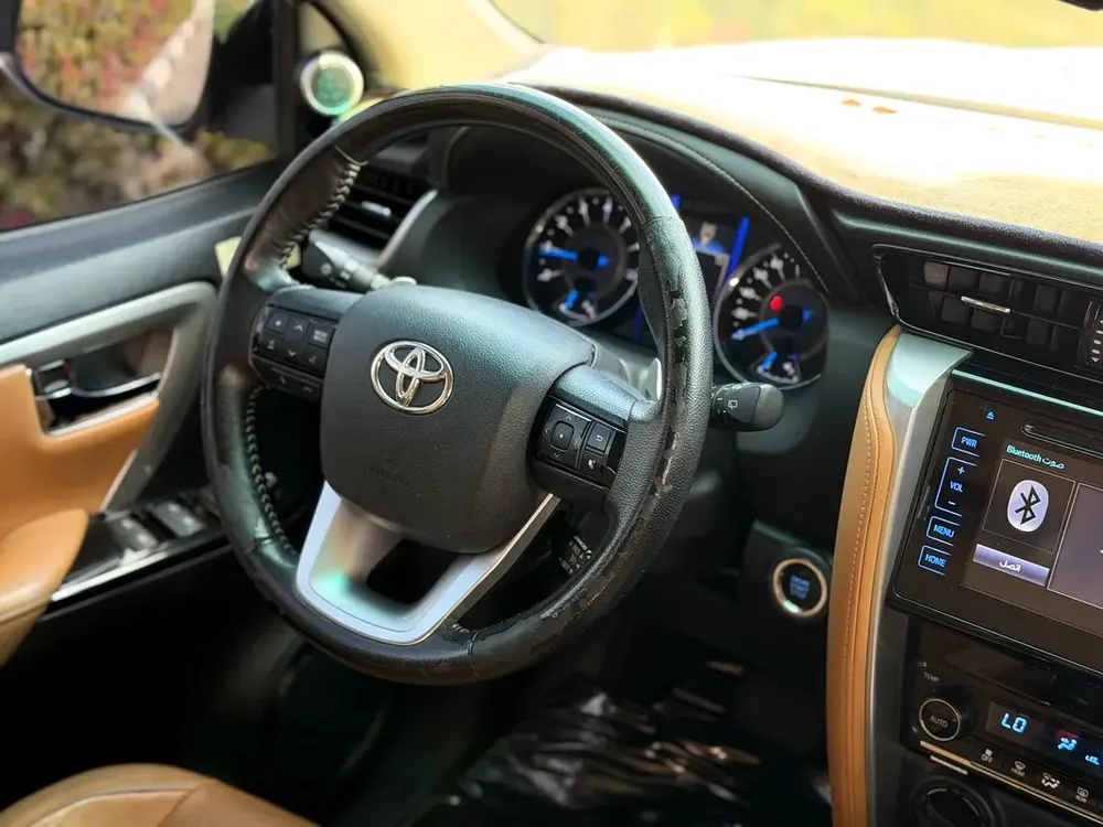 2019 ll Toyota fortuner ll VXR - V6 ll Gcc ll Full Option ll Single Owner - Image 8