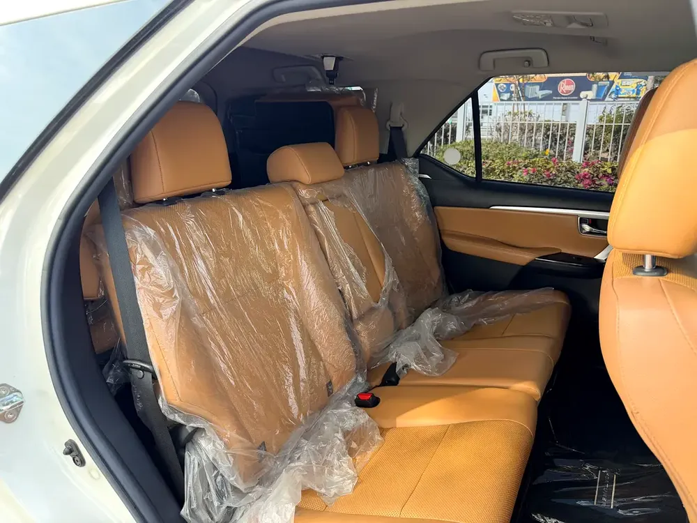 2019 ll Toyota fortuner ll VXR - V6 ll Gcc ll Full Option ll Single Owner - Image 9