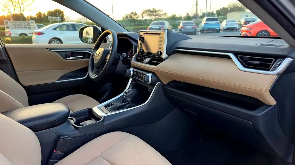 2019 Toyota Rav 4 4WD 2.5l, GCC Specifications - Image 10