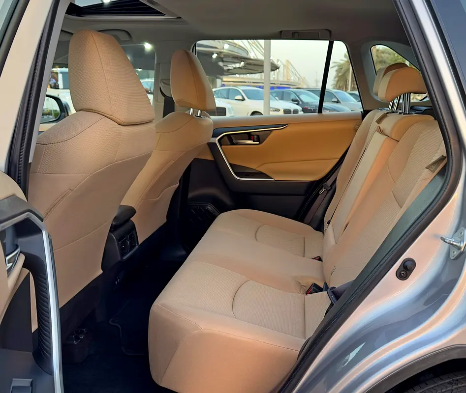 2019 Toyota Rav 4 4WD 2.5l, GCC Specifications - Image 12