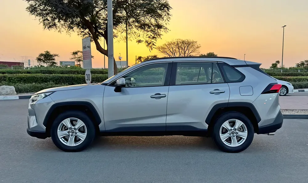 2019 Toyota Rav 4 4WD 2.5l, GCC Specifications - Image 4