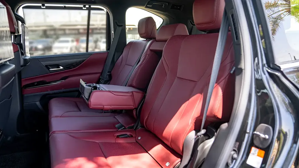 Lexus LX 600 Premium 2026 GCC Specs - Like New! - Image 16