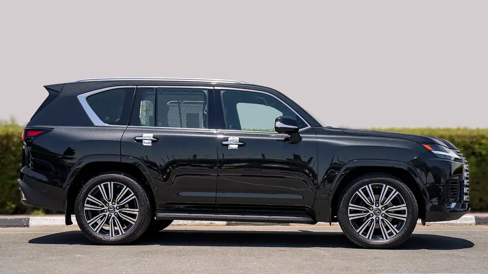 Lexus LX 600 Premium 2026 GCC Specs - Like New! - Image 4