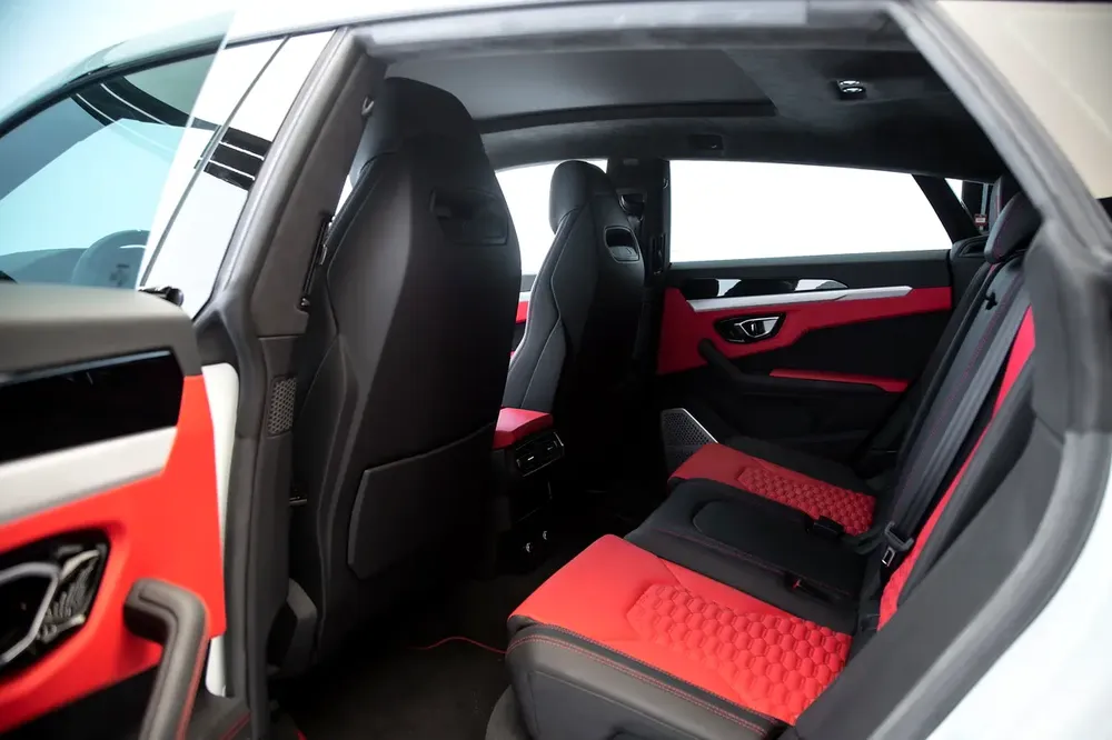 URUS | MASSAGE SEATS | PANORAMIC ROOF | WARRANTY AVAILABLE - Image 4