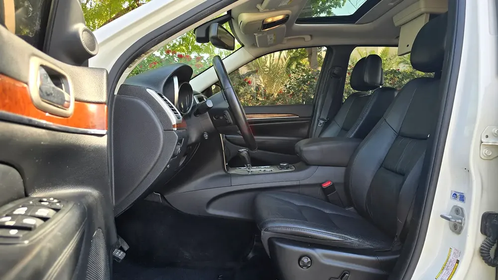 JEEP 2012 IN GOOD CONDITION LOW PRICE - Image 13
