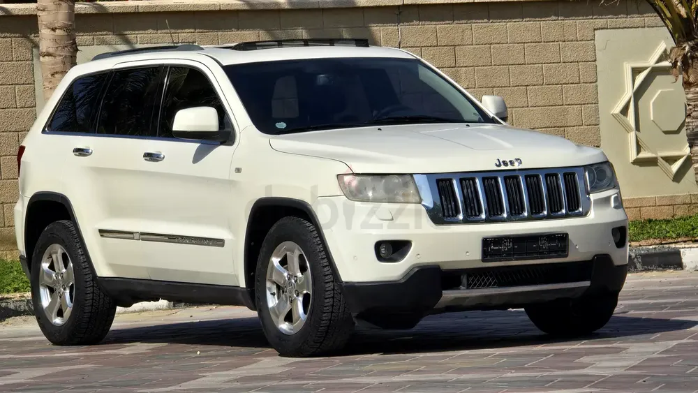 JEEP 2012 IN GOOD CONDITION LOW PRICE - Image 6