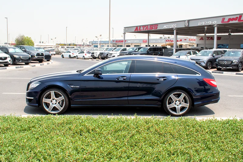 2013 - BENZ CLS63 SHOOTING BRAKE - BRAND NEW CONDITION - ONLY 31,000 KM - Image 5