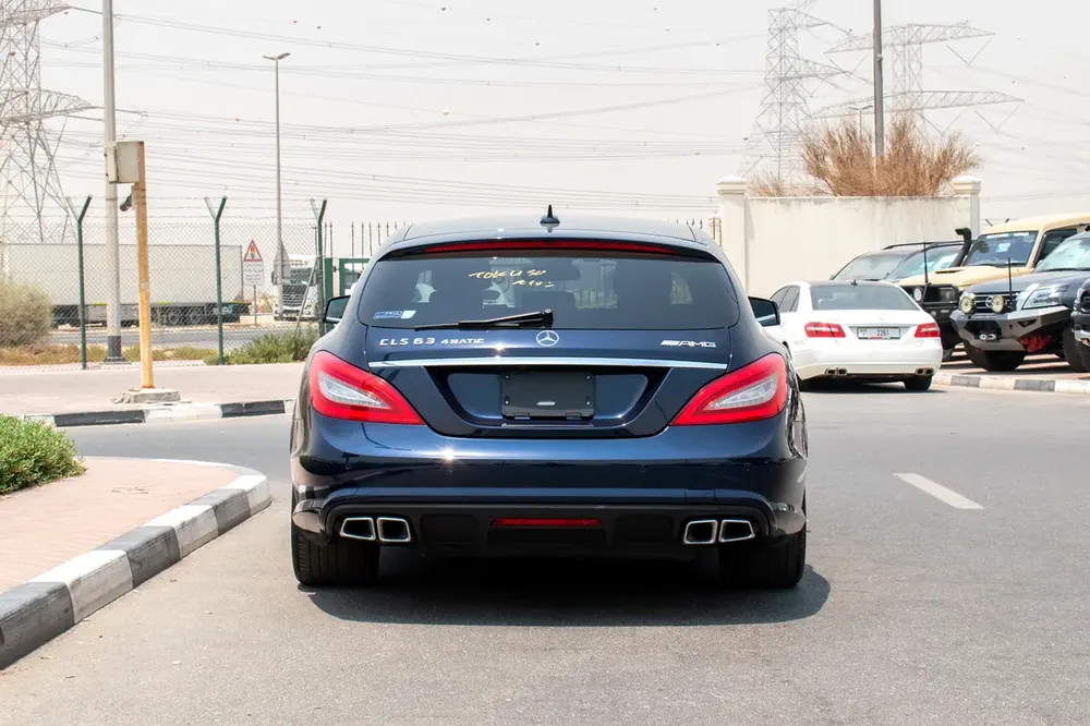 2013 - BENZ CLS63 SHOOTING BRAKE - BRAND NEW CONDITION - ONLY 31,000 KM - Image 7