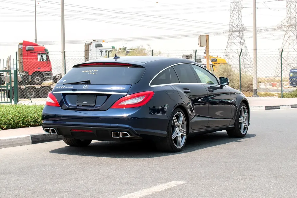 2013 - BENZ CLS63 SHOOTING BRAKE - BRAND NEW CONDITION - ONLY 31,000 KM - Image 8