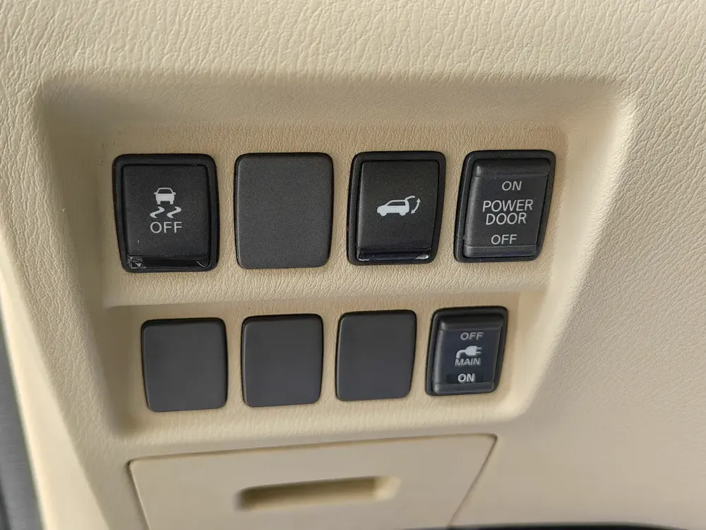 INFINITI QX60 2016 GCC, NEW GENERATION, FULL OPTION WITH BOSE SYSTEM & BLIND SPOT, PRISTINE COND - Image 19