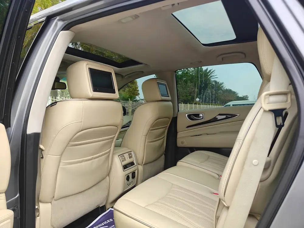 INFINITI QX60 2016 GCC, NEW GENERATION, FULL OPTION WITH BOSE SYSTEM & BLIND SPOT, PRISTINE COND - Image 4