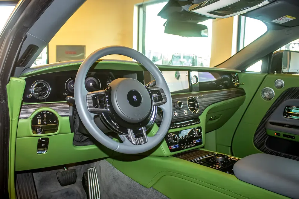Rolls-Royce Spectre Silver Badge Bespoke Exterior& Interior GCC - Image 10