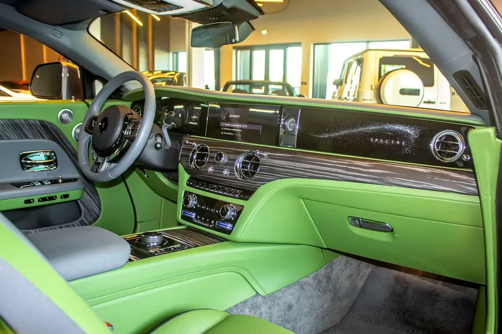 Rolls-Royce Spectre Silver Badge Bespoke Exterior& Interior GCC - Image 12