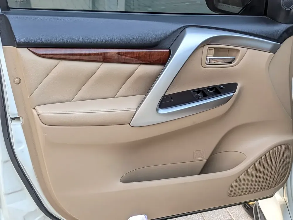 MITSUBISHI MONTERO SPORT 2016 GLS TOP FULL OPTION GCC ACCIDENT FREE IN EXCELLENT CONDITION - Image 10