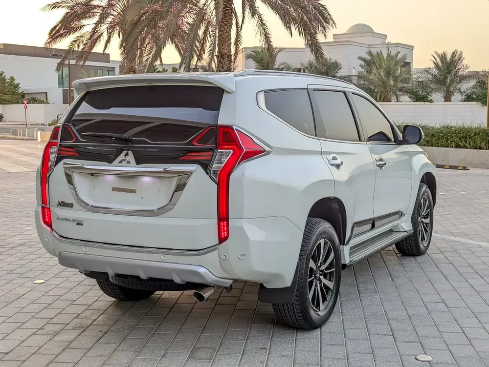 MITSUBISHI MONTERO SPORT 2016 GLS TOP FULL OPTION GCC ACCIDENT FREE IN EXCELLENT CONDITION - Image 13