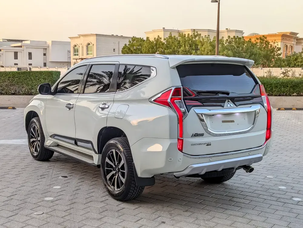 MITSUBISHI MONTERO SPORT 2016 GLS TOP FULL OPTION GCC ACCIDENT FREE IN EXCELLENT CONDITION - Image 14
