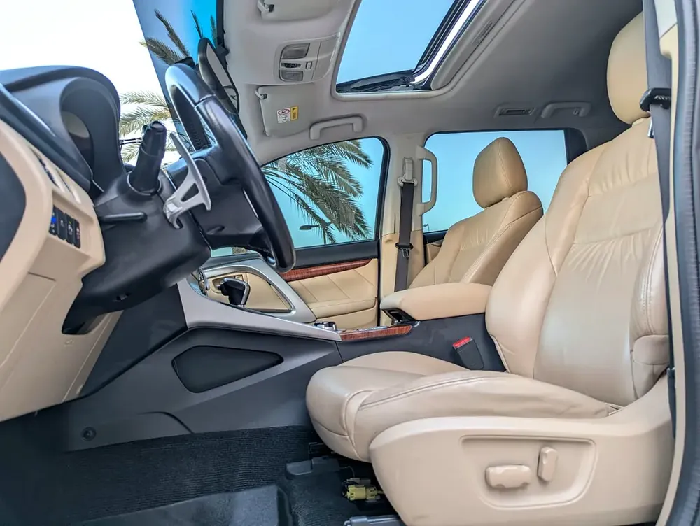 MITSUBISHI MONTERO SPORT 2016 GLS TOP FULL OPTION GCC ACCIDENT FREE IN EXCELLENT CONDITION - Image 4