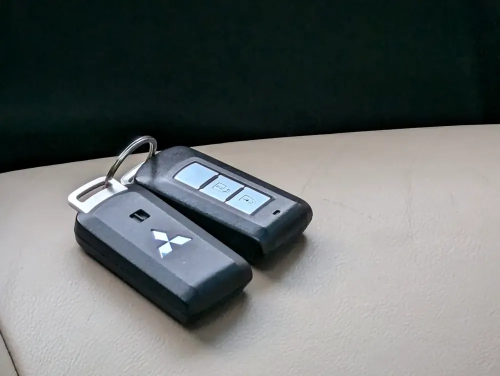 MITSUBISHI MONTERO SPORT 2016 GLS TOP FULL OPTION GCC ACCIDENT FREE IN EXCELLENT CONDITION - Image 5
