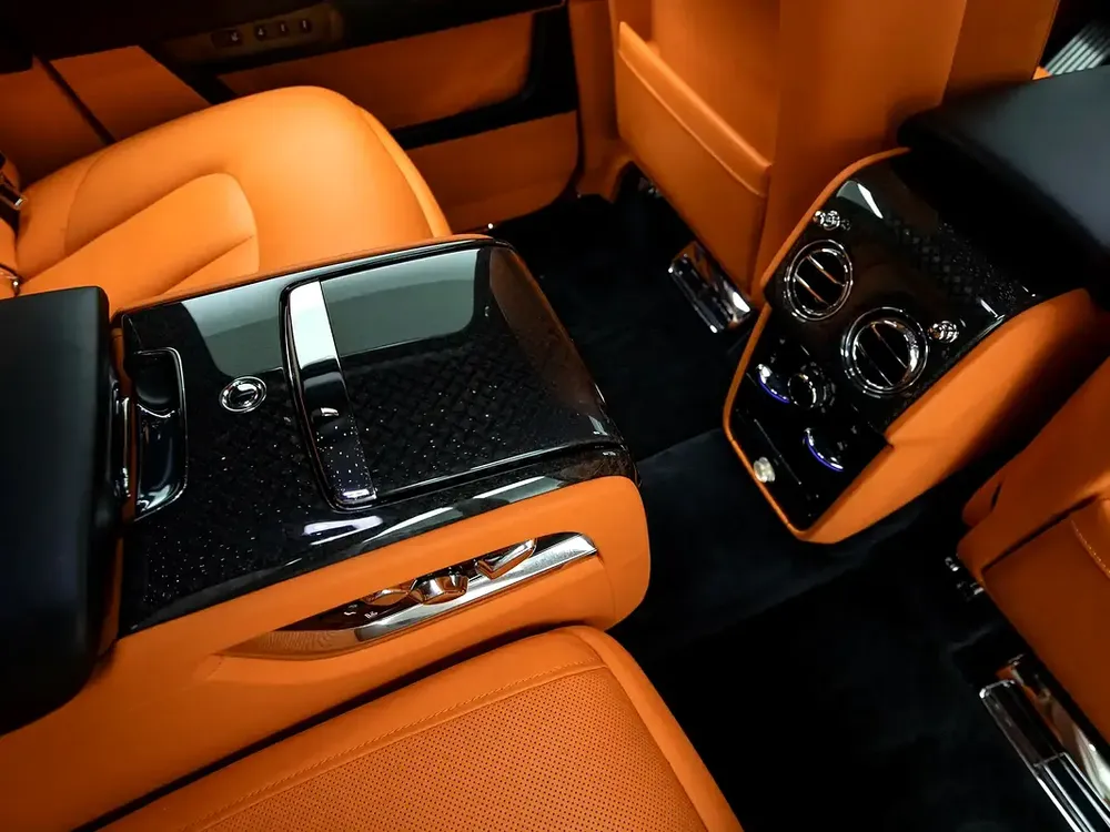 2022 | Rolls Royce | Cullinan | Black Badge | GCC Spec - Image 17