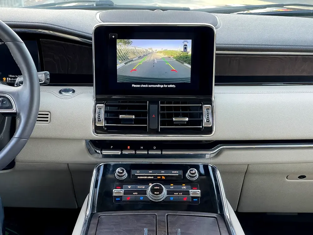 UNLIMITED MILEAGE WARRANTY / LEATHER SEATS + NAVIGATION + LED LIGHT + FULL DRIVER ASSISTANCE - Image 10