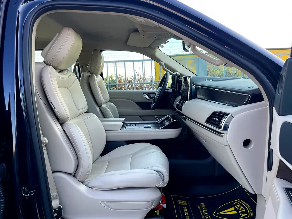 UNLIMITED MILEAGE WARRANTY / LEATHER SEATS + NAVIGATION + LED LIGHT + FULL DRIVER ASSISTANCE - Image 15