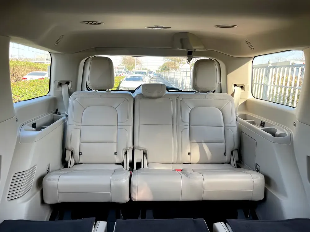 UNLIMITED MILEAGE WARRANTY / LEATHER SEATS + NAVIGATION + LED LIGHT + FULL DRIVER ASSISTANCE - Image 18