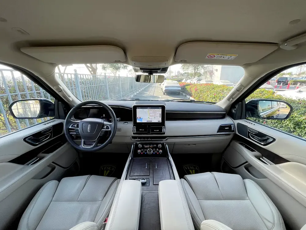 UNLIMITED MILEAGE WARRANTY / LEATHER SEATS + NAVIGATION + LED LIGHT + FULL DRIVER ASSISTANCE - Image 20