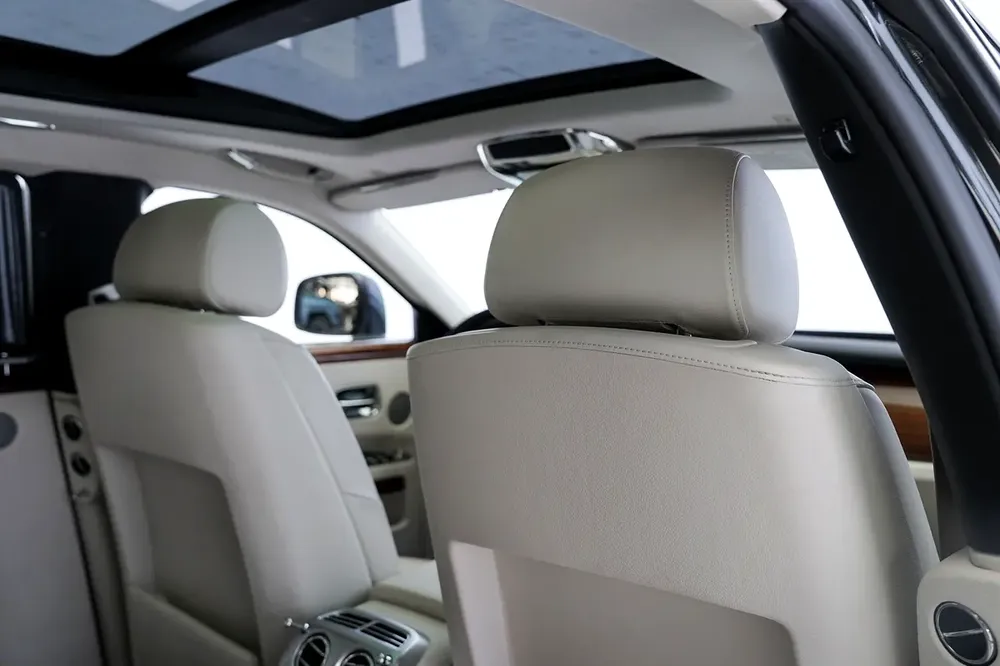 4 BUTTONS | PANORAMIC ROOF | WOOD TRIM INTERIOR | GHOST | WARRANTY AVAILABLE - Image 13