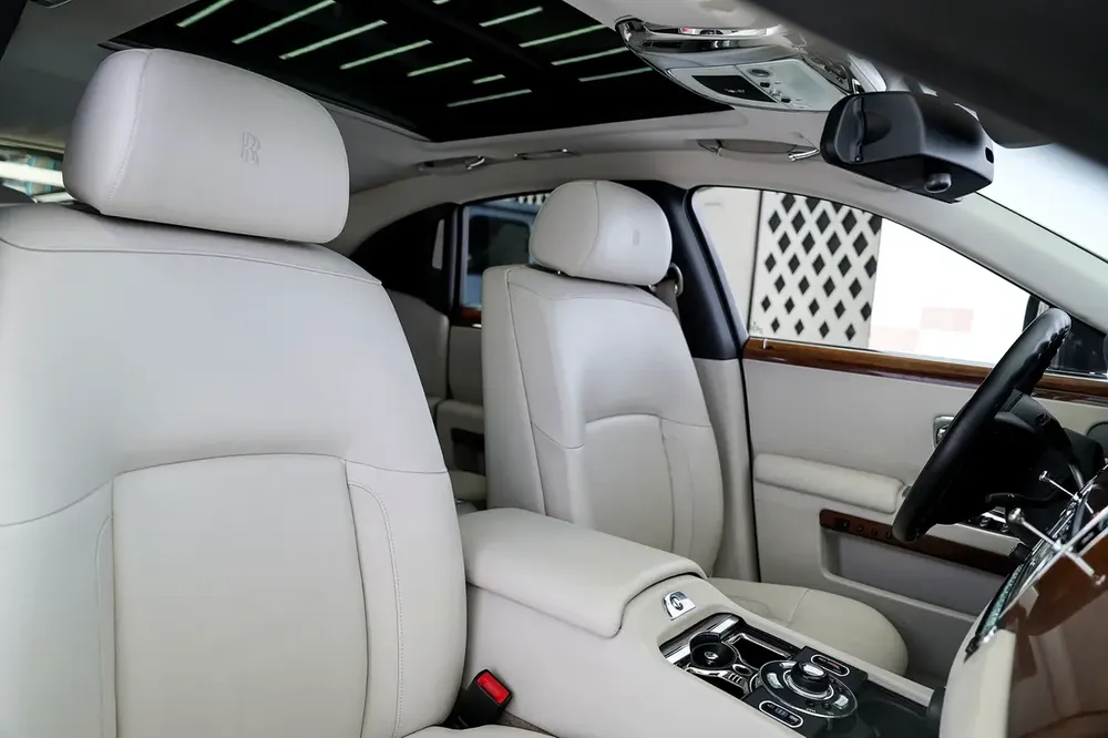 4 BUTTONS | PANORAMIC ROOF | WOOD TRIM INTERIOR | GHOST | WARRANTY AVAILABLE - Image 16