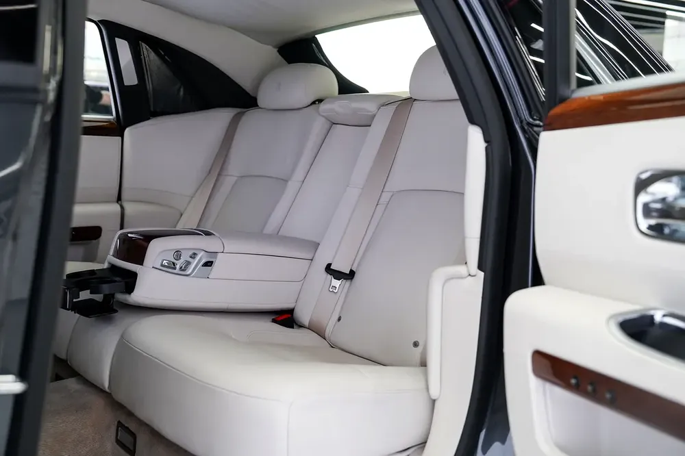 4 BUTTONS | PANORAMIC ROOF | WOOD TRIM INTERIOR | GHOST | WARRANTY AVAILABLE - Image 9