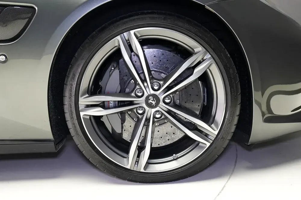 GTC4 LUSSO V12 | JBL AUDIO | CARBON TRIM INTERIOR AND EXTERIOR | WARRANTY AVAILABLE - Image 16
