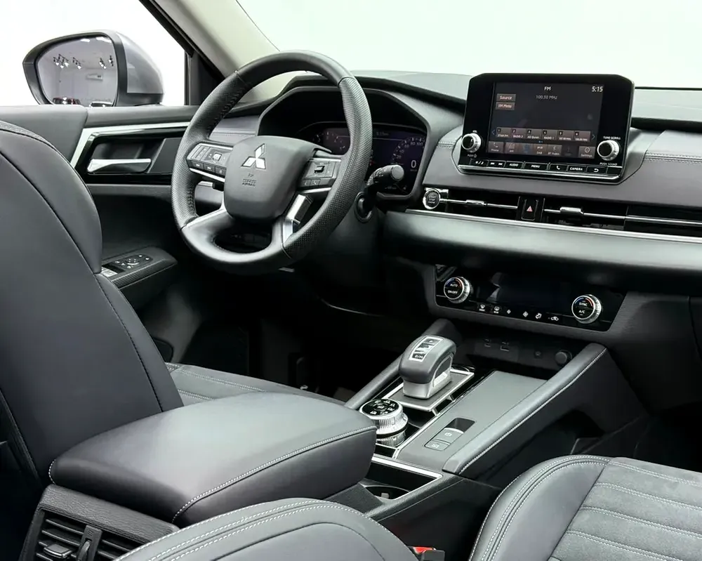 2023 Mitsubishi Outlander, 2026 Mitsubishi Warranty, Full Mitsubishi Service History, Low Km, GCC - Image 11