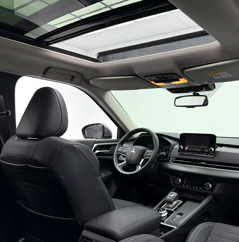 2023 Mitsubishi Outlander, 2026 Mitsubishi Warranty, Full Mitsubishi Service History, Low Km, GCC - Image 12