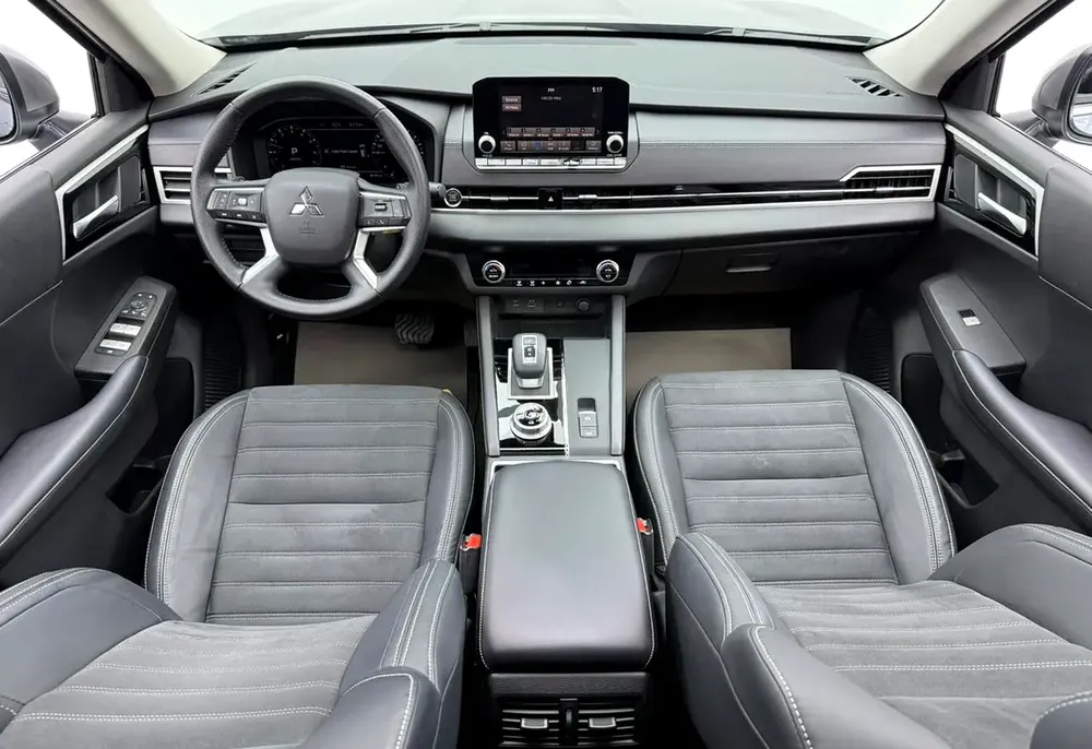 2023 Mitsubishi Outlander, 2026 Mitsubishi Warranty, Full Mitsubishi Service History, Low Km, GCC - Image 13
