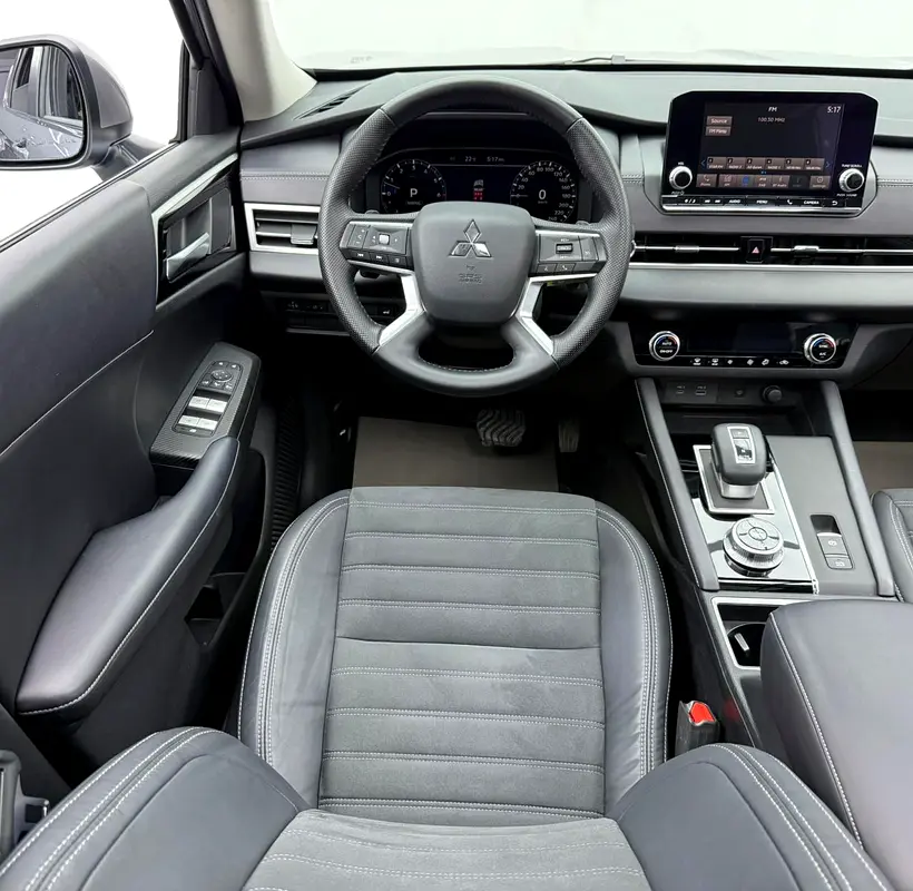 2023 Mitsubishi Outlander, 2026 Mitsubishi Warranty, Full Mitsubishi Service History, Low Km, GCC - Image 14