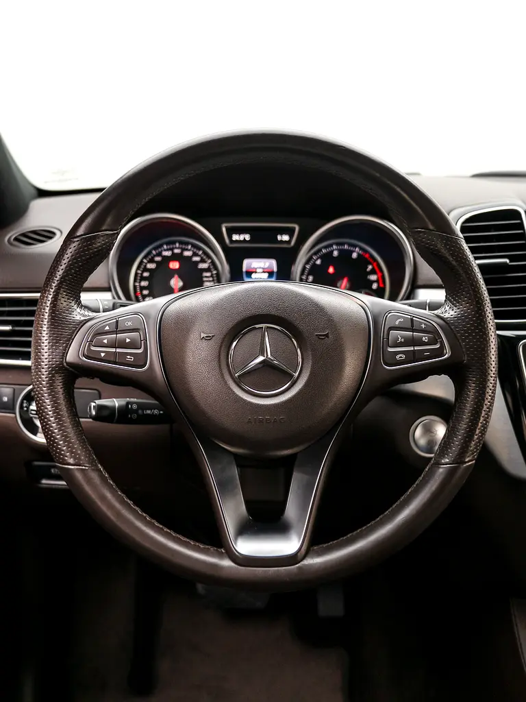 2017 Mercedes-Benz GLE 400 4MATIC, AMG Line, Warranty, Low Kms, Very Well Maintained, GCC - Image 15