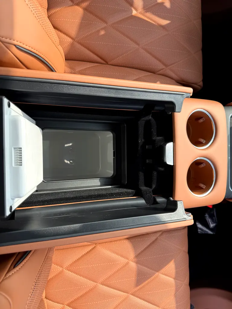 VOYAH Taishan MAX+ Four—wheel steering - Image 11