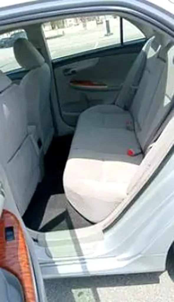 Toyota Corolla 1.8 XLI  2011 GCC Specs Lady Driven - Image 9