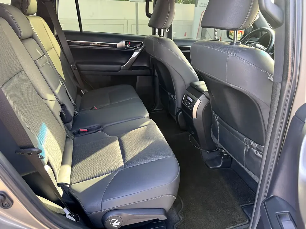 Lexus GX 460 Premium 2023 | GCC Specs | Low Mileage | Luxury SUV - Image 13
