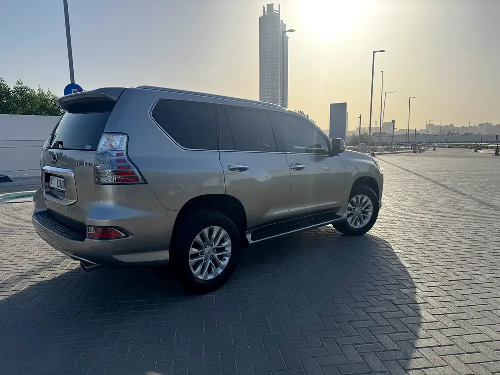 Lexus GX 460 Premium 2023 | GCC Specs | Low Mileage | Luxury SUV - Image 6