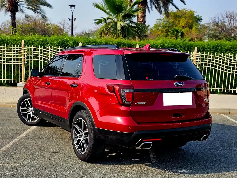 Ford explorer sport V6 3.5L AWD GCC Full option 2 keys 2017no accident agency maintained - Image 5