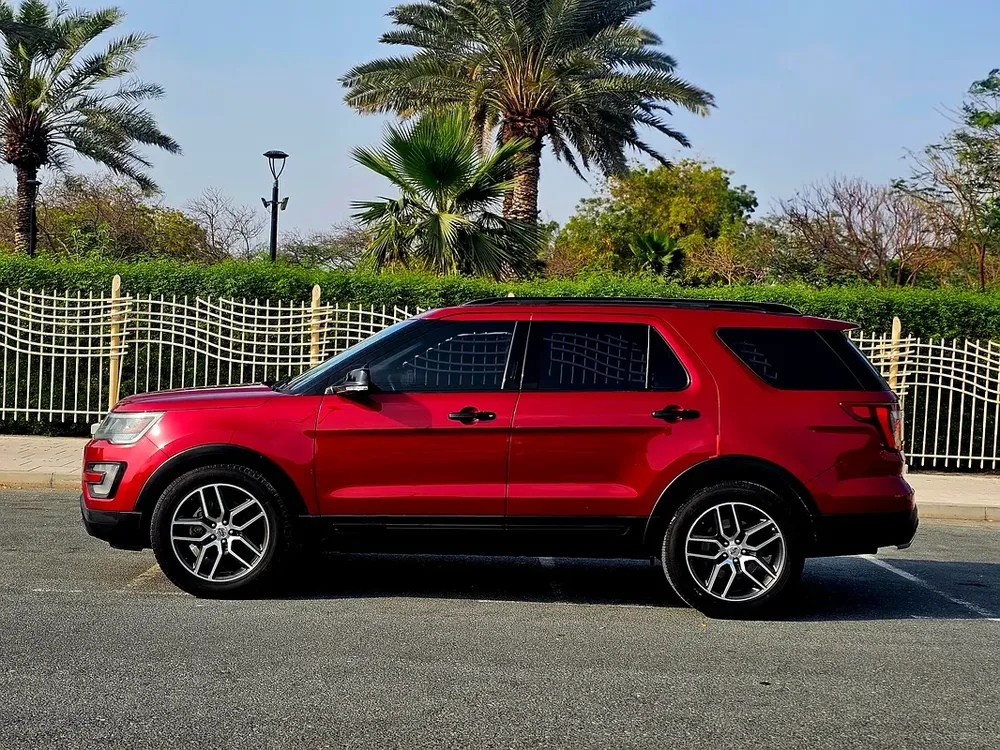 Ford explorer sport V6 3.5L AWD GCC Full option 2 keys 2017no accident agency maintained - Image 8