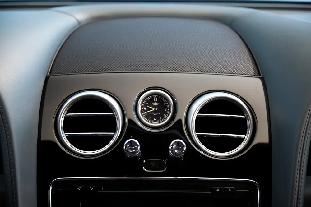 FLYING SPUR V8 | GCC CAR | LOW MILEAGE | WARRANTY AVAILABLE - Image 8