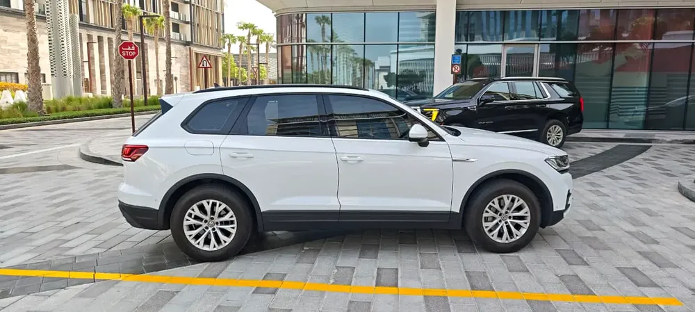 2020-Volkswagen Touareg-Excellent Condition-1 Year Warranty-Full Service History-Finance Available - Image 5