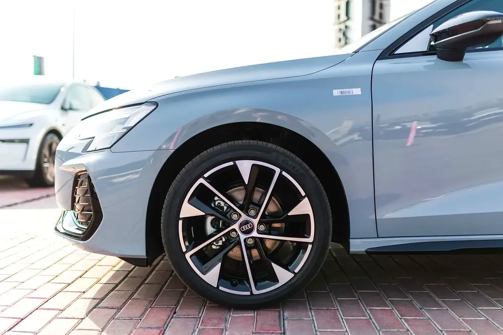 Audi A3 1.5T 35 TFSI S-Tronic Sedan 2025 - Image 4