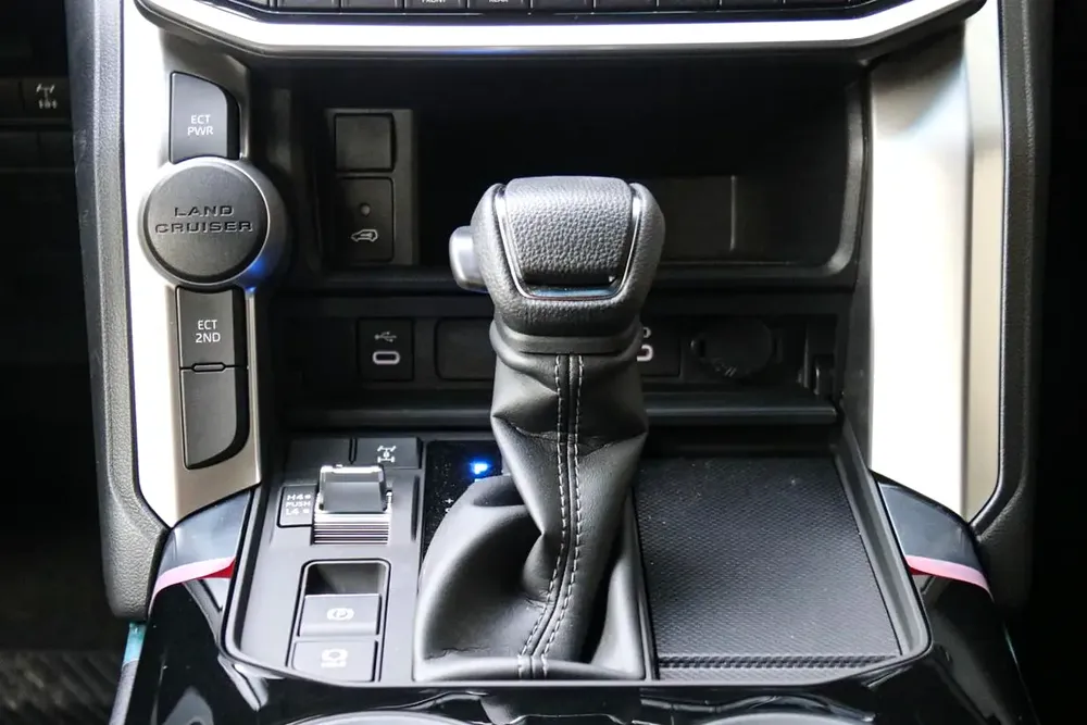 LAND CRUISER GXR V6 TURBO AX-A00 2026 - Image 12