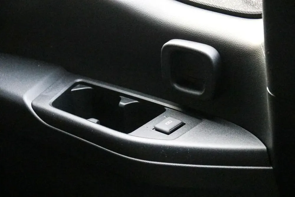 LAND CRUISER GXR V6 TURBO AX-A00 2026 - Image 19